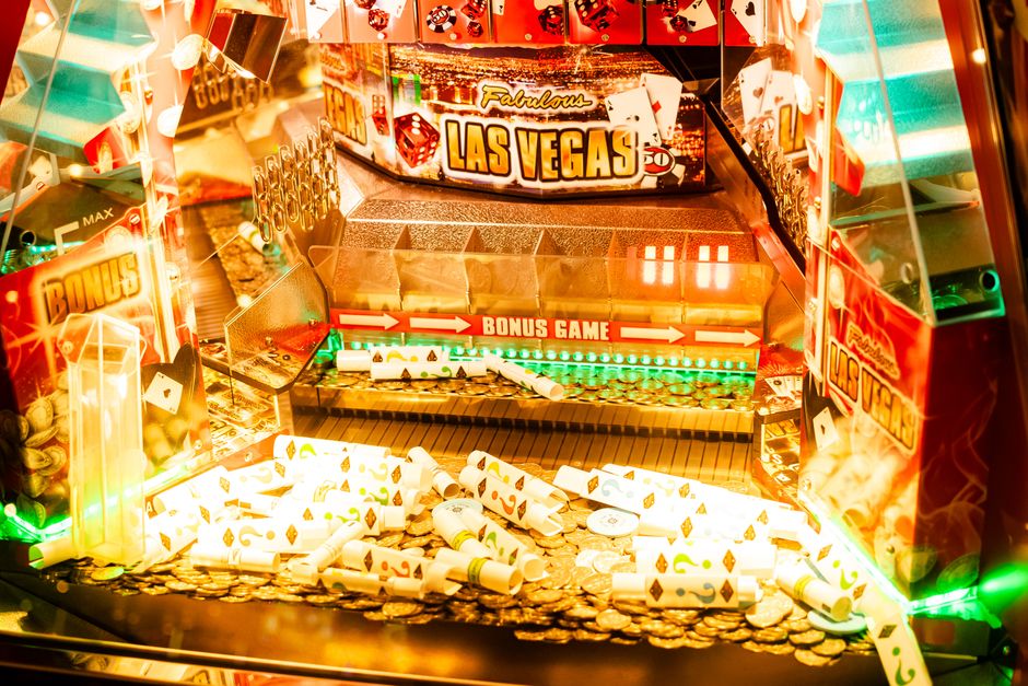 The iGaming Edge: How Smart Players Approach Casinos, Slots, and Poker