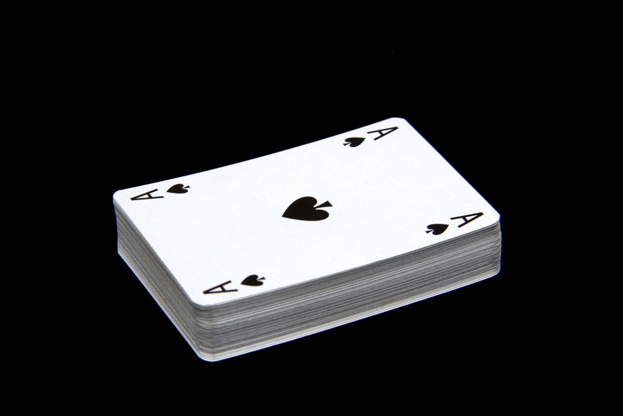 The Real Difference Between Slots, Poker, and Sports Betting